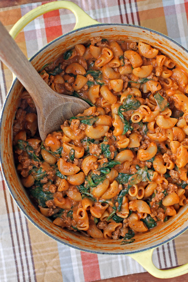 One-Pot Beefy Creamy Tomato Pasta